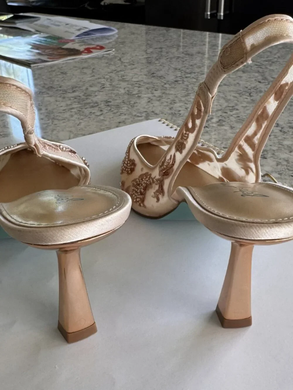 Betsey Johnson Nikki Pump, size 9, Gold Metallic - Picture 3 of 5